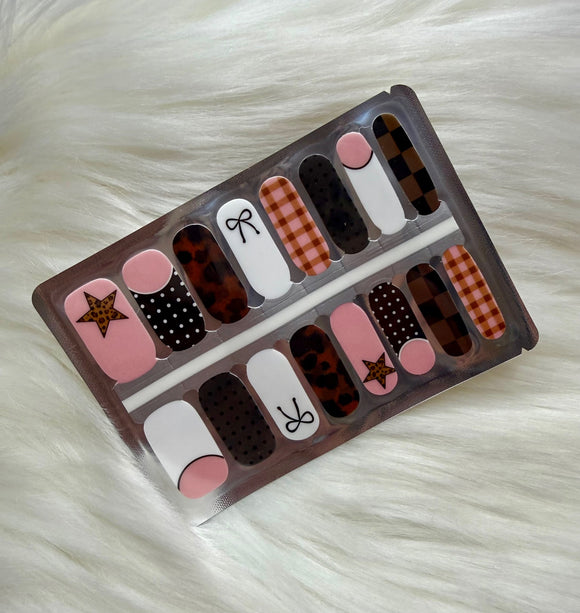 Everything and A Bow – Momma Cats Nail Wraps