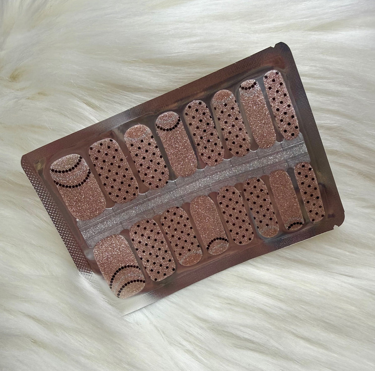 Oh, My Pearls! – Momma Cats Nail Wraps